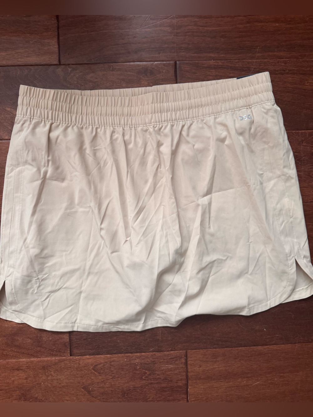 DSG mid-rise stride Skort NWT